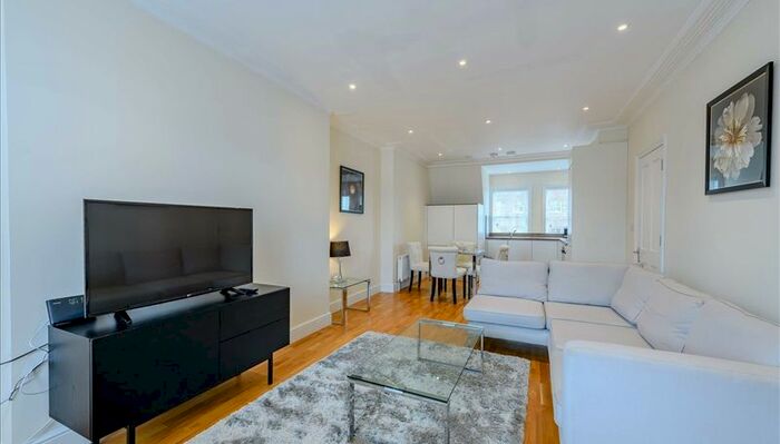 1 Bedroom Flat To Rent In Hamlet Gardens, London, W6