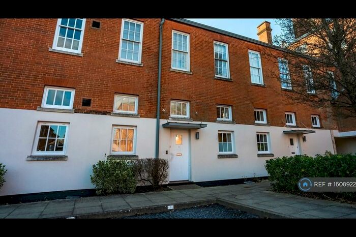 2 Bedroom Terraced House To Rent In East Mews, Knowle, Fareham, PO17