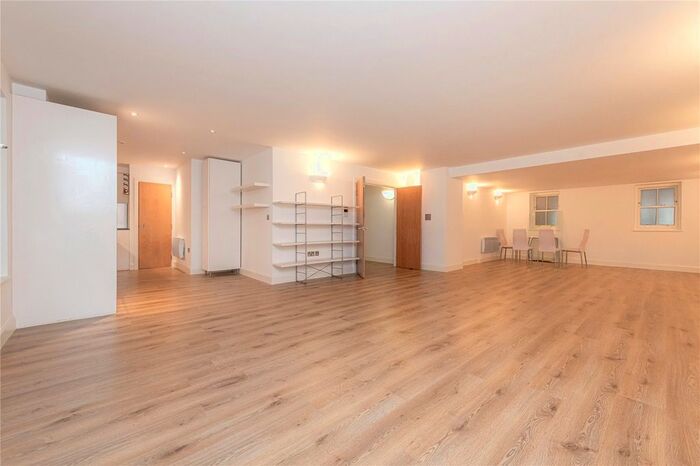 2 Bedroom Flat To Rent In Owen Street, London, EC1V