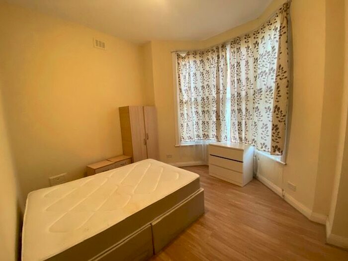 1 Bedroom Flat To Rent In St Stephens Road, Hounslow TW3