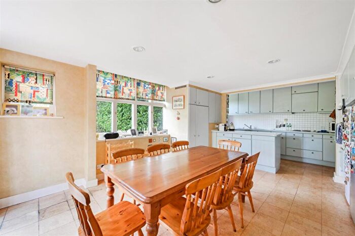 5 Bedroom Detached House For Sale In Waterhouse Lane, Kingswood, KT20