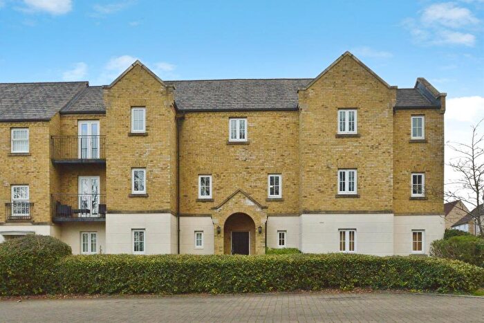 2 Bedroom Flat For Sale In Tenby Grove, Kingsmead, Milton Keynes, MK4