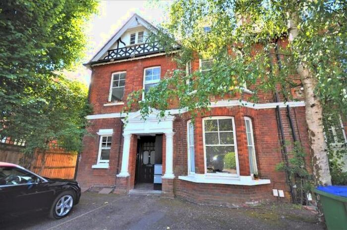 Studio To Rent In Bridge Road, East Molesey, KT8