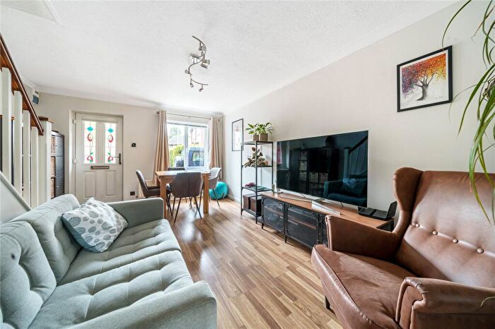 2 Bedroom End Of Terrace House For Sale In Lammas Close, Godalming, Surrey, GU7