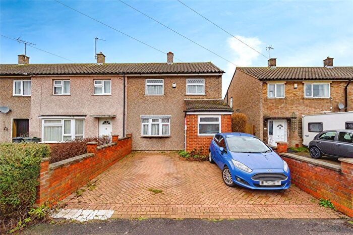 3 Bedroom End Terrace House For Sale In Beadlow Road, Luton, Bedfordshire, LU4