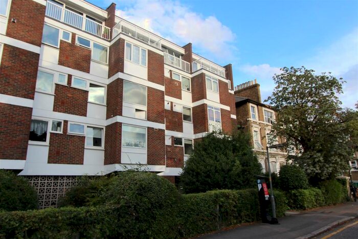 1 Bedroom Apartment To Rent In Stuart Crescent, Wood Green, N22