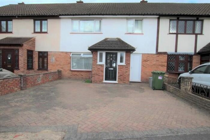 3 Bedroom Terraced House To Rent In Wedlake Close, Hornchurch, Essex, RM11
