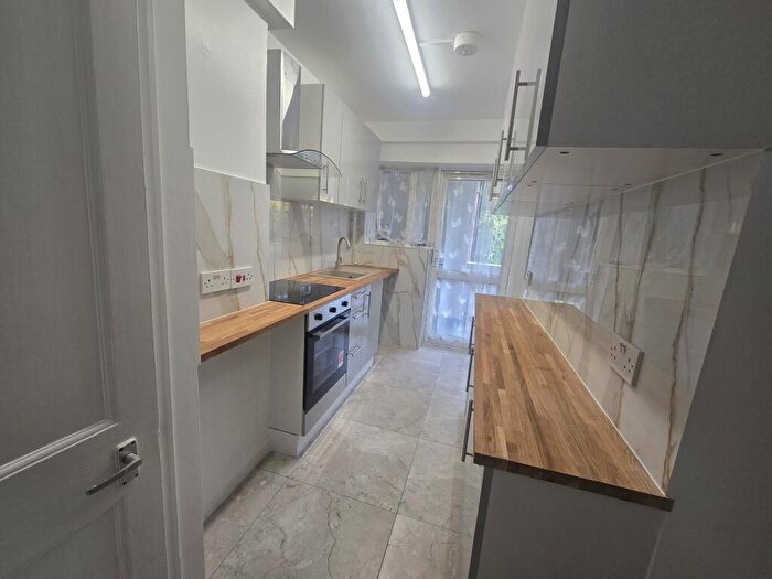 2 Bedroom Flat To Rent In Havenfield Court, Totteridge Road, High Wycombe, Buckinghamshire, HP13