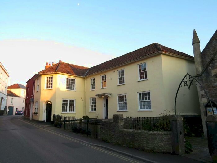 1 Bedroom Flat To Rent In West Street, Axbridge, Somerset., BS26