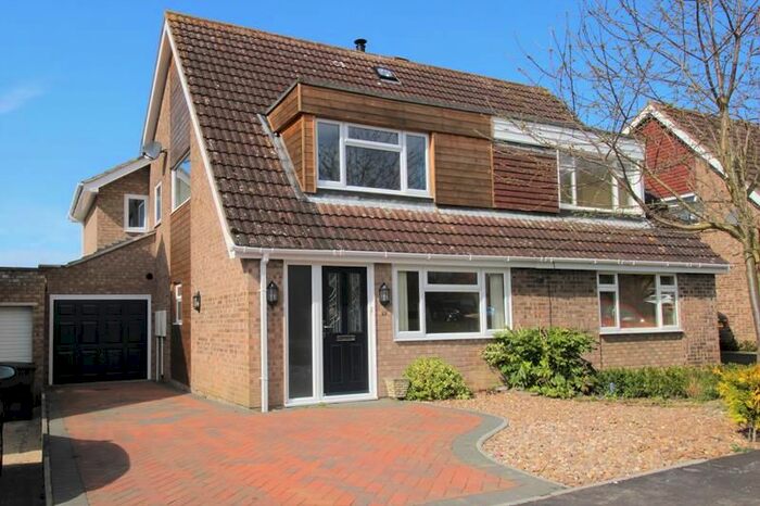 3 Bedroom Detached House To Rent In Lincroft, Oakley, MK43