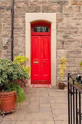 3 Bedroom Flat For Sale In Hollybank Terrace, Edinburgh, EH11