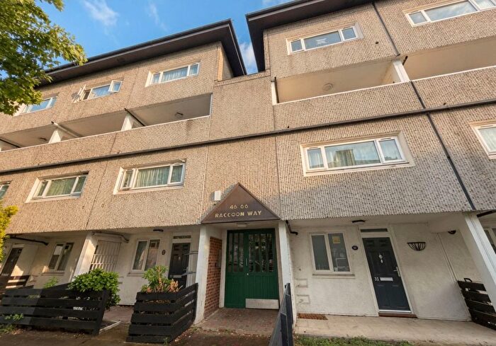 2 Bedroom Flat For Sale In Raccoon Way, Hounslow, Middlesex, TW4
