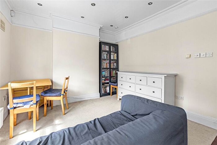 2 Bedroom Apartment To Rent In Ropery Street, Mile End, London, E3