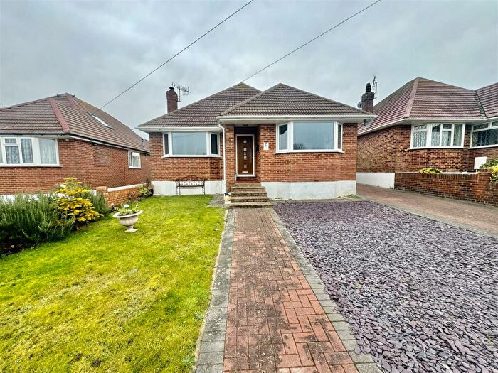 3 Bedroom Detached Bungalow To Rent In Hillside Avenue, Seaford, BN25