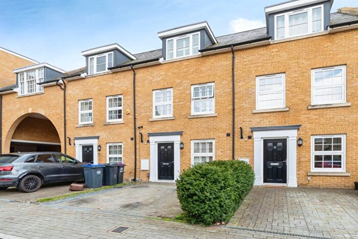 4 Bedroom Town House For Sale In St. Johns Street, Hertford, SG14