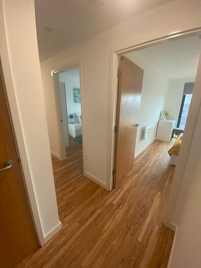 2 Bedroom Flat To Rent In Aire, Cross Green Lane, LS9