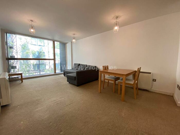 1 Bedroom Apartment To Rent In Market Square, High Street, M4