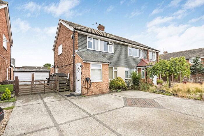 4 Bedroom Semi-Detached House To Rent In Osborne Close, Hanworth, TW13