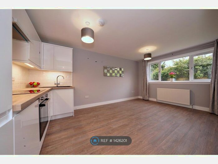 2 Bedroom Flat To Rent In Ruthrieston Gardens, Aberdeen, AB10