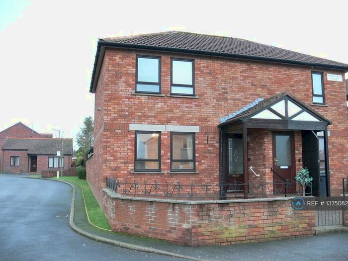 2 Bedroom Flat To Rent In High Garth Court, Carlisle, CA2