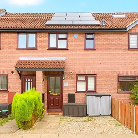 2 Bedroom Terraced House To Rent In Apseleys Mead, Bristol, BS32