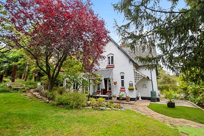 3 Bedroom Semi-Detached House For Sale In Dollis Hill Lane, London, NW2