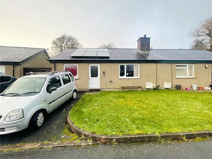 2 Bedroom Semi-Detached House For Sale In Cae Mawr, Penrhyndeudraeth, Gwynedd, LL48