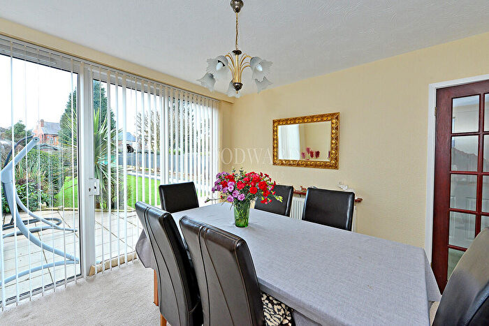 3 Bedroom Detached House For Sale In Lyncroft Avenue, Ripley, DE5