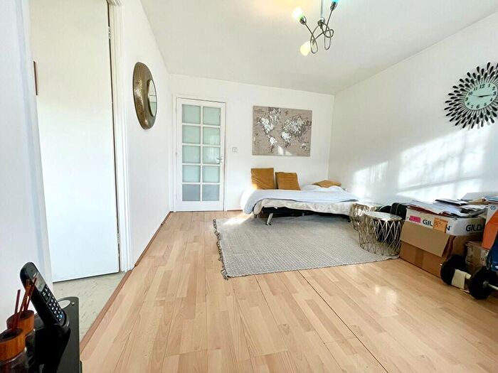 1 Bedroom Apartment For Sale In Polsten Mews, London, Enfield, EN3