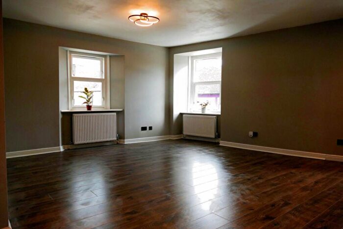 2 Bedroom Flat To Rent In Avenue Square, Stewarton, KA3