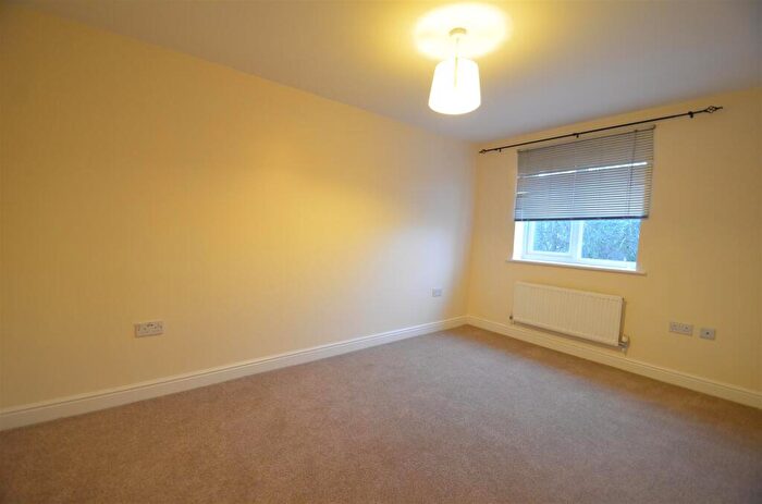 3 Bedroom End Of Terrace House For Sale In Meadow Close, Beeston, SG19
