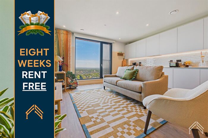 Apartment To Rent In Selborne Road, London, E17