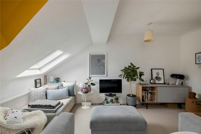 1 Bedroom Flat To Rent In Beechdale Road, London, SW2