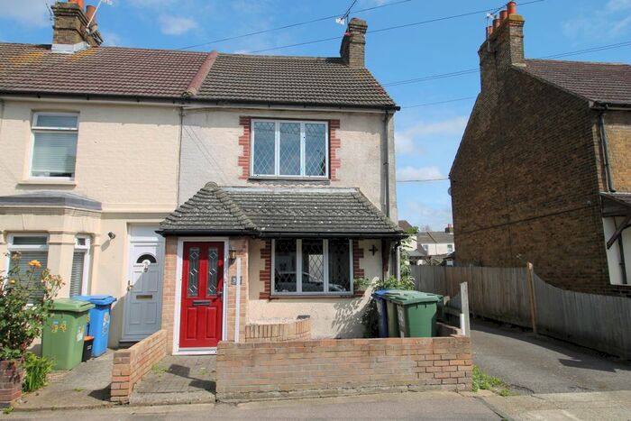 3 Bedroom Semi-Detached House To Rent In Shakespeare Road, Sittingbourne, ME10