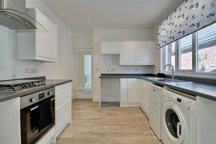 2 Bedroom Bungalow For Sale In South Road, Drayton, Portsmouth, PO6