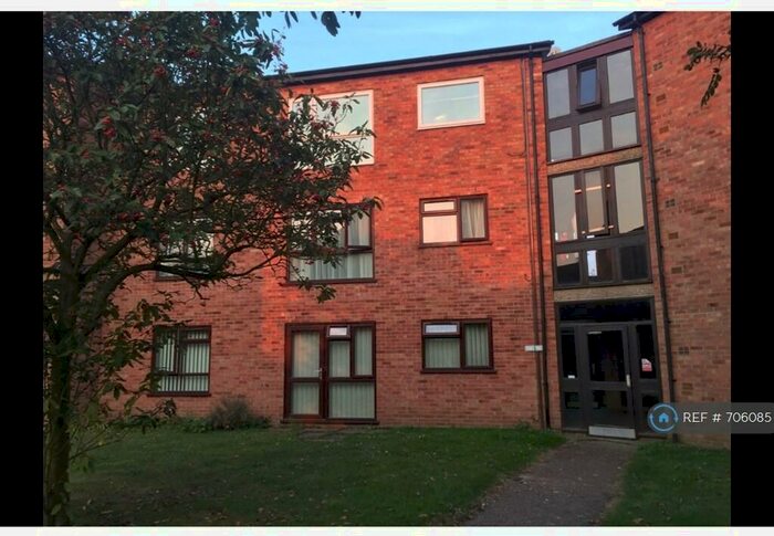 3 Bedroom Flat To Rent In Pippin Green, Norwich, NR4