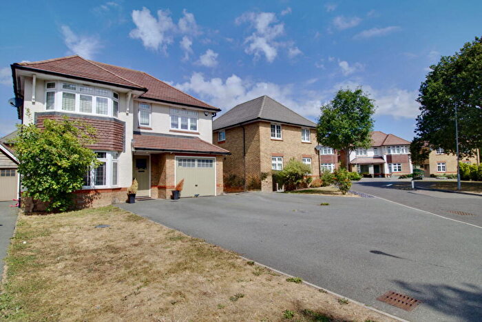 6 Bedroom Detached House For Sale In Sellers Way, St Nicholas Mews, Basildon, SS15