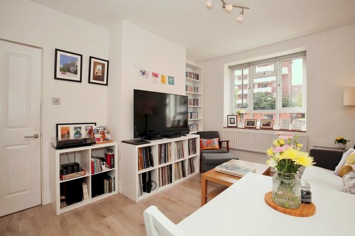 2 Bedroom Flat To Rent In Nelsons Row, London, SW4