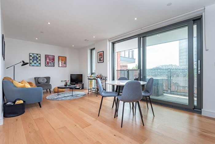 2 Bedroom Property To Rent In Colorama House, London, SE1