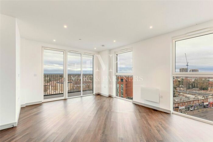 2 Bedroom Flat To Rent In Lavender House, Eden Grove, Staines-Upon-Thames, London, TW18