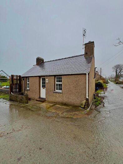 2 Bedroom Bungalow To Rent In Pentre, Botwnnog, Pwllheli, LL53