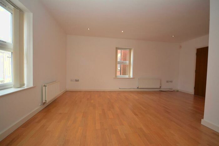 2 Bedroom Apartment To Rent In Drum Close, Allestree, Derby, DE22
