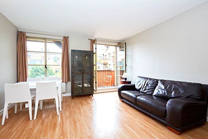 1 Bedroom Flat To Rent In Flat, The Circle, SE1