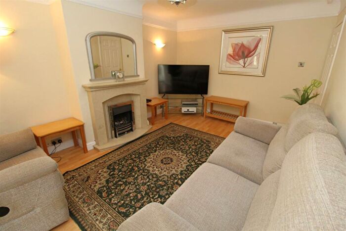 2 Bedroom Semi-Detached Bungalow For Sale In Beech Avenue, Melling, Liverpool, L31
