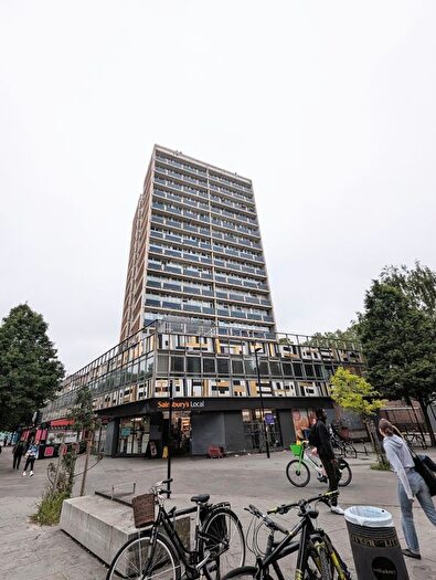 2 Bedroom Flat For Sale In Charles Square, London, N1