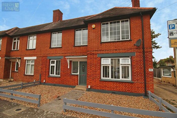 2 Bedroom Maisonette For Sale In Maple Street, Romford, RM7