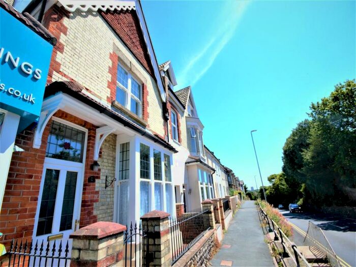 2 Bedroom Terraced House To Rent In Willingdon Road, Eastbourne, BN21
