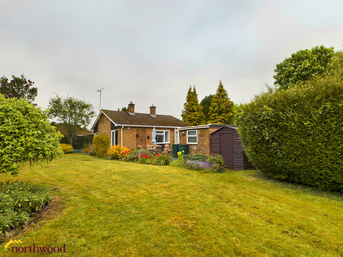 2 Bedroom Detached Bungalow For Sale In Stratford Road, Wroxton, OX15