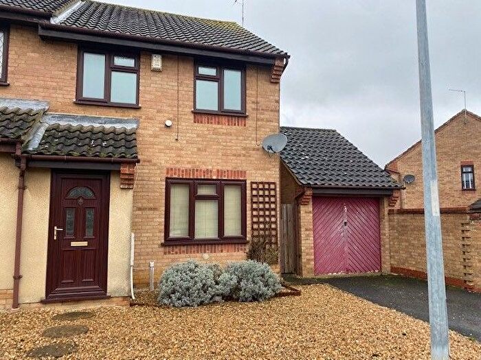 3 Bedroom Semi-Detached House To Rent In Hoylake Drive, Farcet, PE7