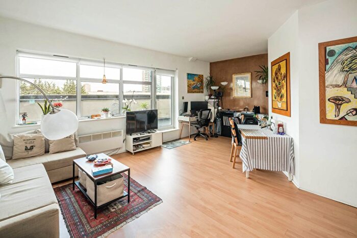 1 Bedroom Flat To Rent In Commercial Street, London, E1